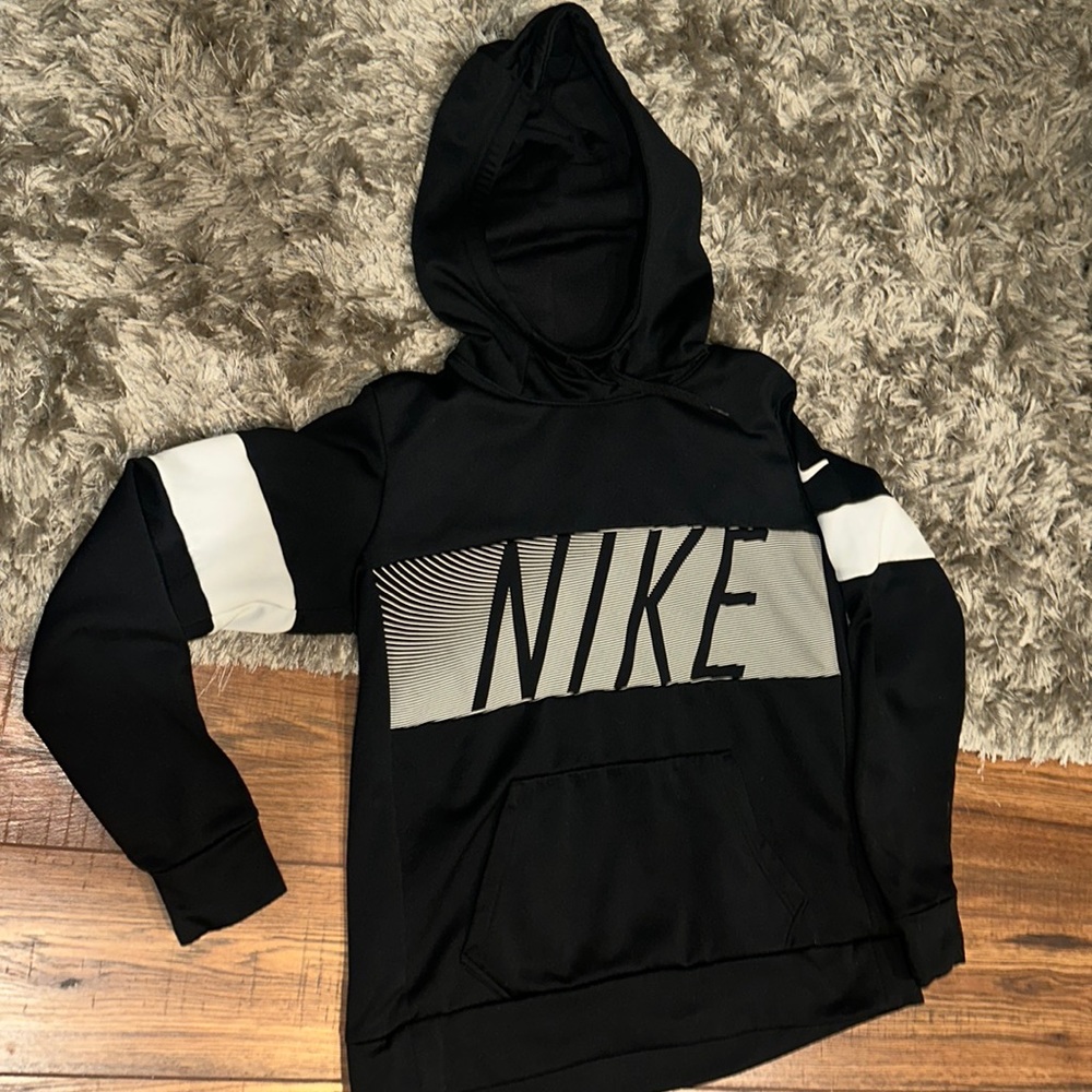 Size M Nike Dri Fit Black Hoodie. Nice Condition